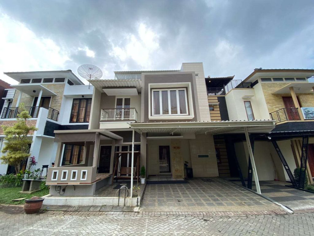 Villa Kusuma Pinus private Pool batu
